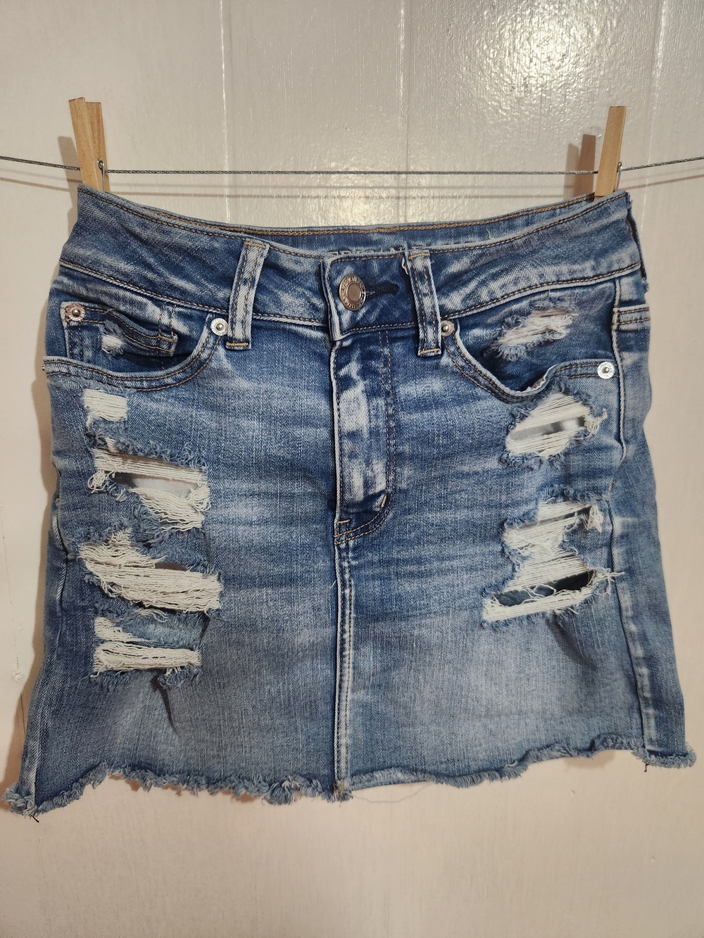 American Eagle Outfitters Womens Size 2 Distressed Denim Mini Skirt Next Level